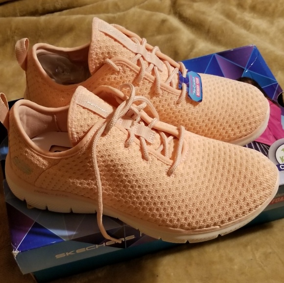 skechers foam tennis shoes